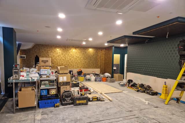 The venue is taking shape nicely, with metallic themed walls towards the rear of the restaurant giving the space a high-end feel